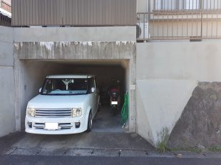 車庫内に照明つけたい　施工前