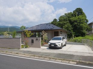 全景 駐車場 門周り 平屋 モダン