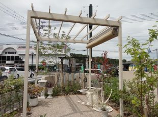 台風　8号　対策　飯塚　タカショー　パーゴラ　日よけ　