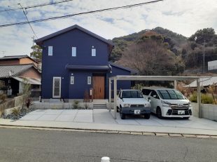 シンプル　コンクリート目地　ぐり石　カーポート